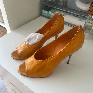 Sigerson Morrison Orange/Tan High Heels size 7.5